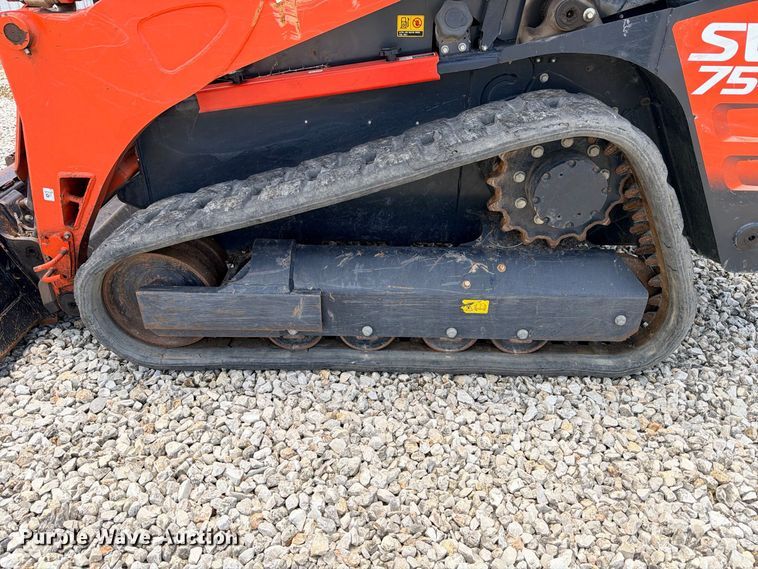 image for item YA4242 2022 Kubota SVL75-2 tracked skid steer loader