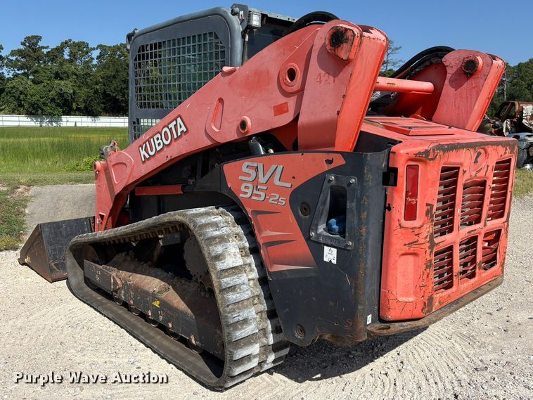 image for item YA4244 2017 Kubota SVL95-2S tracked skid steer loader