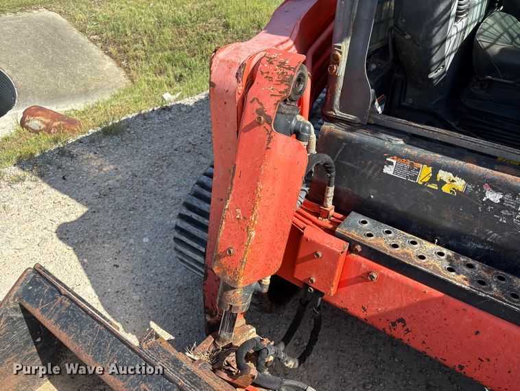 image for item YA4244 2017 Kubota SVL95-2S tracked skid steer loader