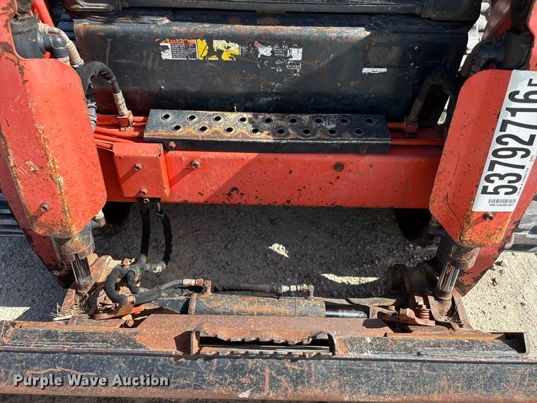image for item YA4244 2017 Kubota SVL95-2S tracked skid steer loader