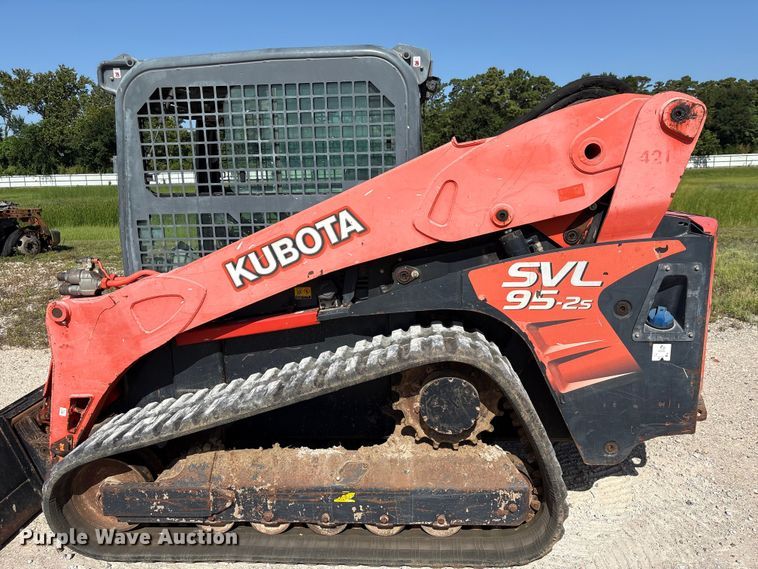 image for item YA4244 2017 Kubota SVL95-2S tracked skid steer loader