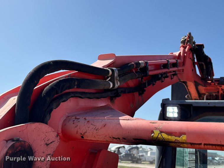 image for item YA4244 2017 Kubota SVL95-2S tracked skid steer loader