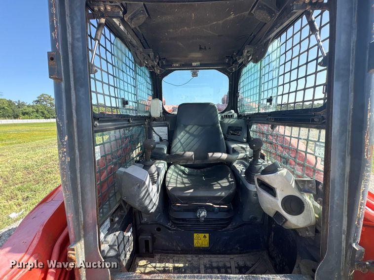 image for item YA4244 2017 Kubota SVL95-2S tracked skid steer loader