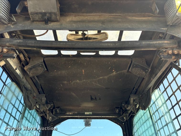 image for item YA4244 2017 Kubota SVL95-2S tracked skid steer loader