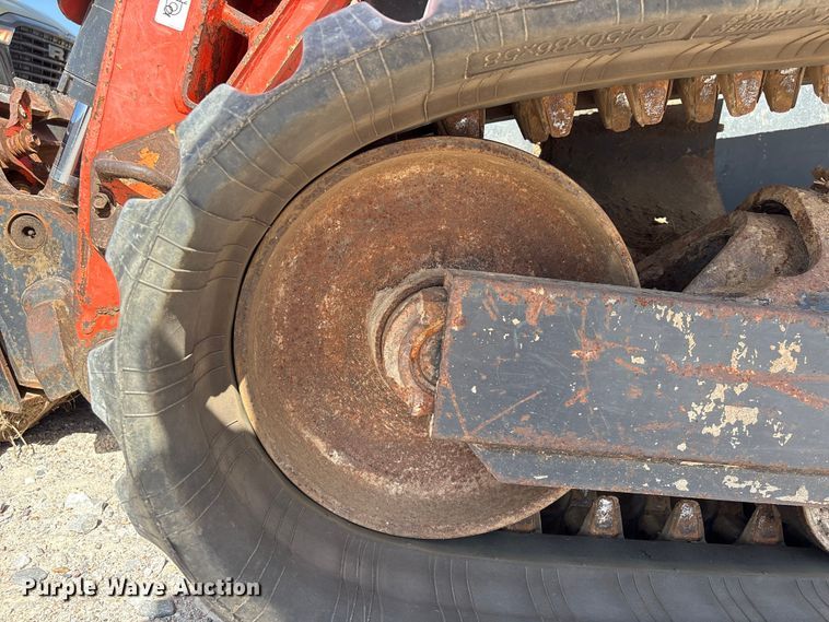 image for item YA4244 2017 Kubota SVL95-2S tracked skid steer loader