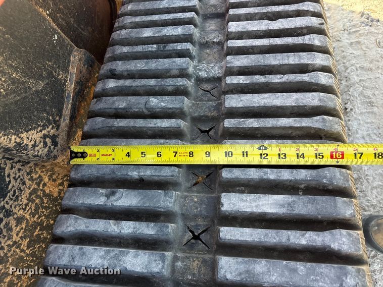 image for item YA4244 2017 Kubota SVL95-2S tracked skid steer loader