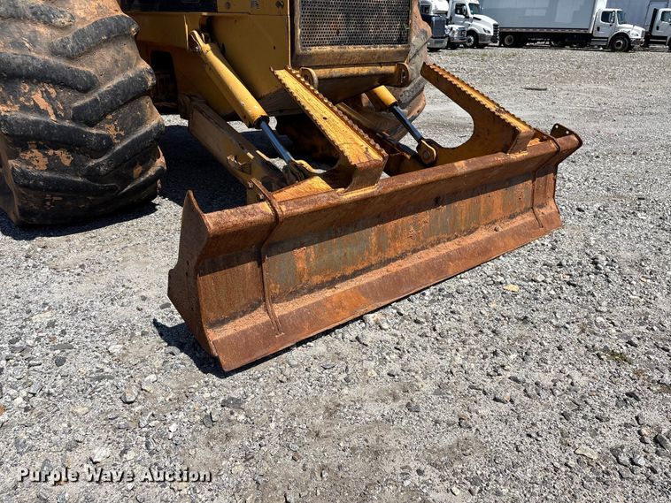 image for item YA6154 2015 TigerCat 630E skidder