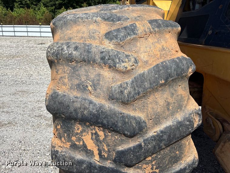 image for item YA6154 2015 TigerCat 630E skidder