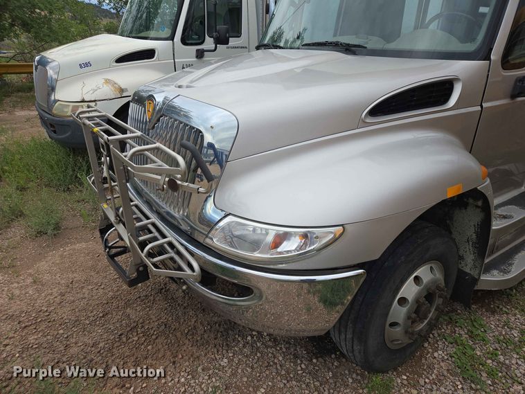 image for item DQ0000 2016 IC Corporation Eldorado shuttle bus