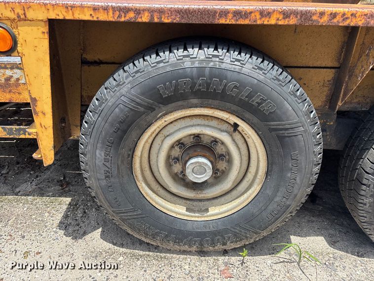 image for item DU6402 2004 Belshe equipment trailer