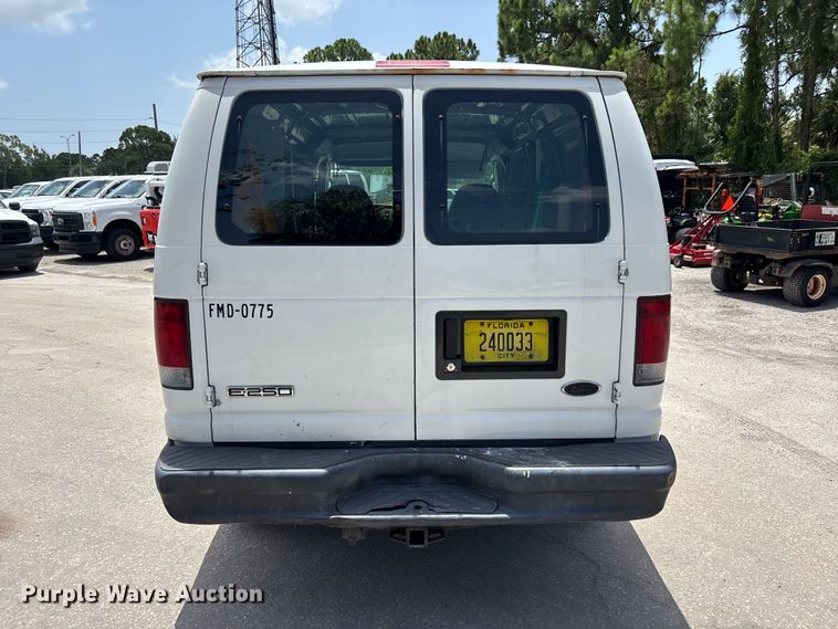 image for item DU6403 2006 Ford E250 van