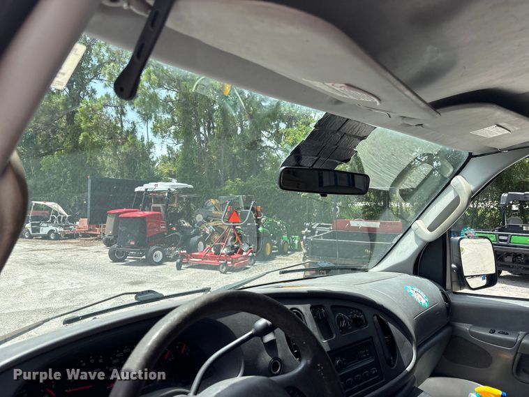image for item DU6403 2006 Ford E250 van