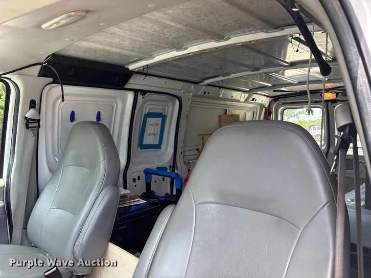 image for item DU6403 2006 Ford E250 van