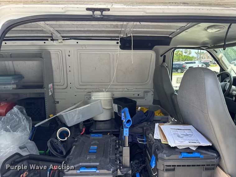 image for item DU6403 2006 Ford E250 van