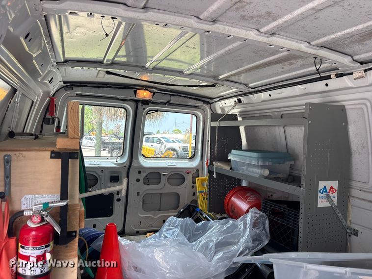 image for item DU6403 2006 Ford E250 van