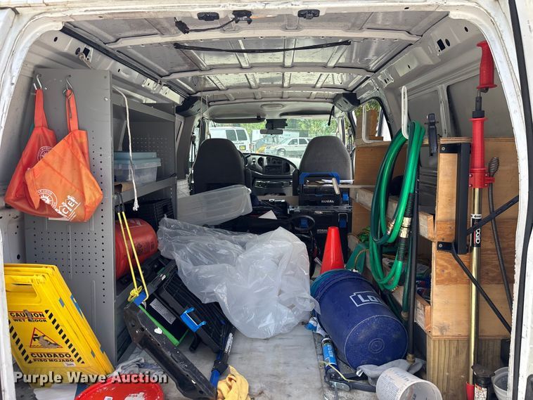 image for item DU6403 2006 Ford E250 van