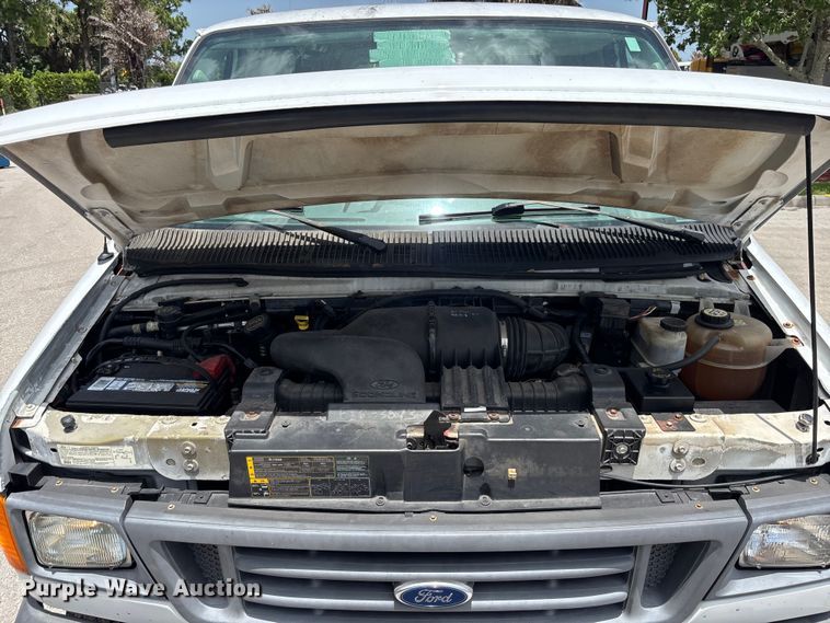 image for item DU6403 2006 Ford E250 van