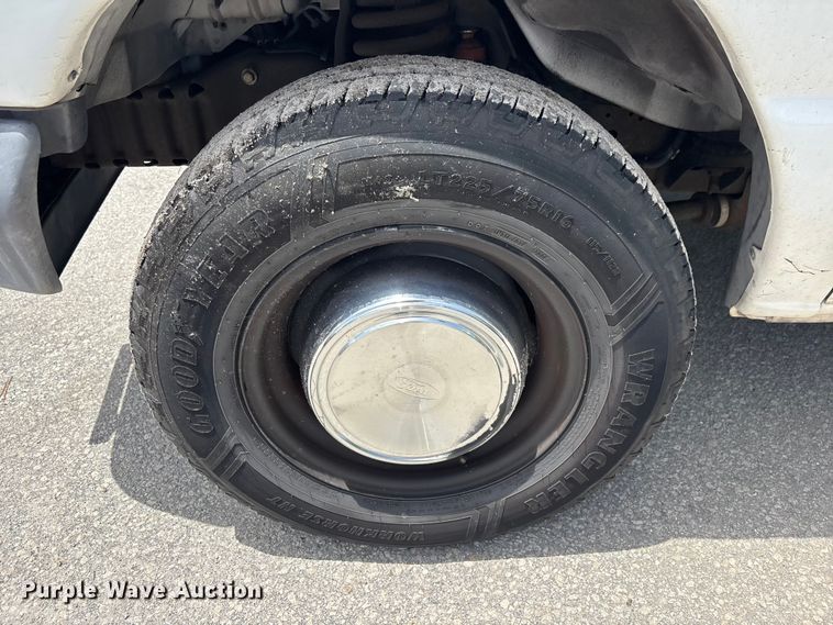 image for item DU6403 2006 Ford E250 van
