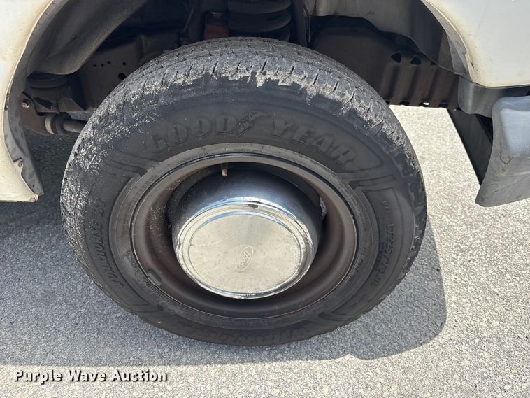image for item DU6403 2006 Ford E250 van