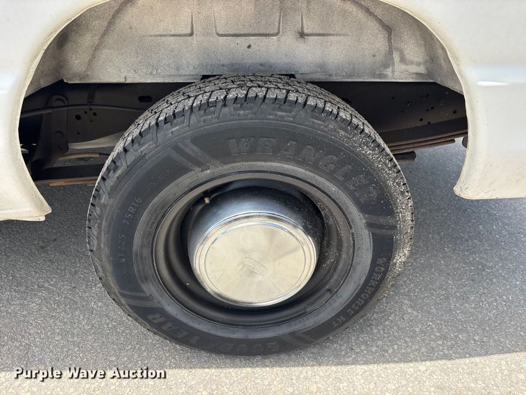 image for item DU6403 2006 Ford E250 van