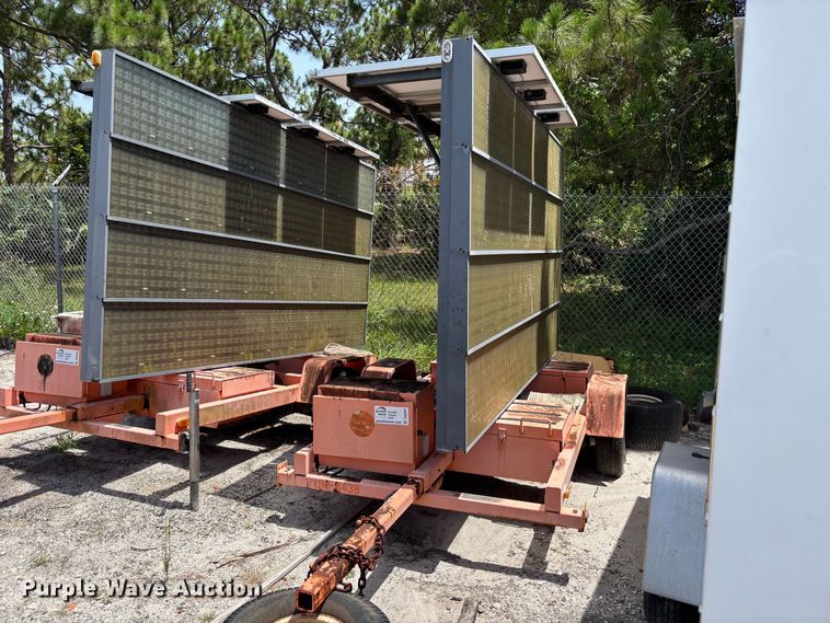 image for item DU6407 2004 AMERICAN SIGNAL COMPANY message board trailer