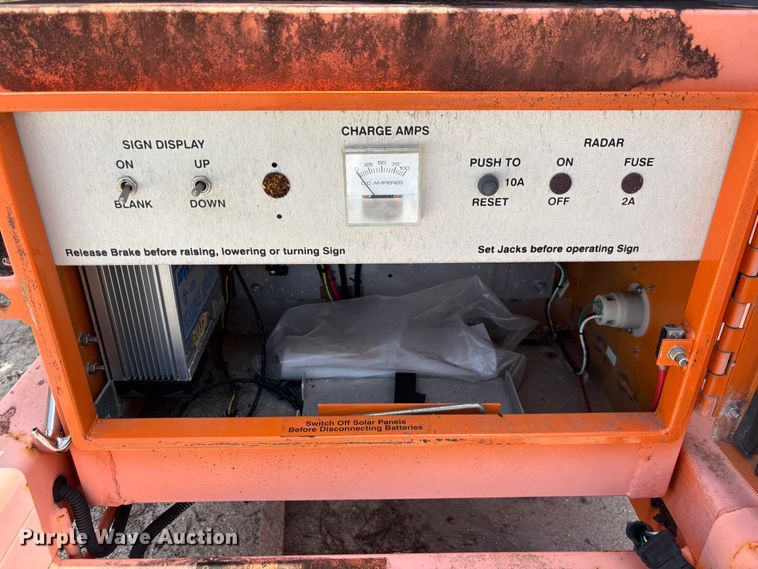 image for item DU6407 2004 AMERICAN SIGNAL COMPANY message board trailer