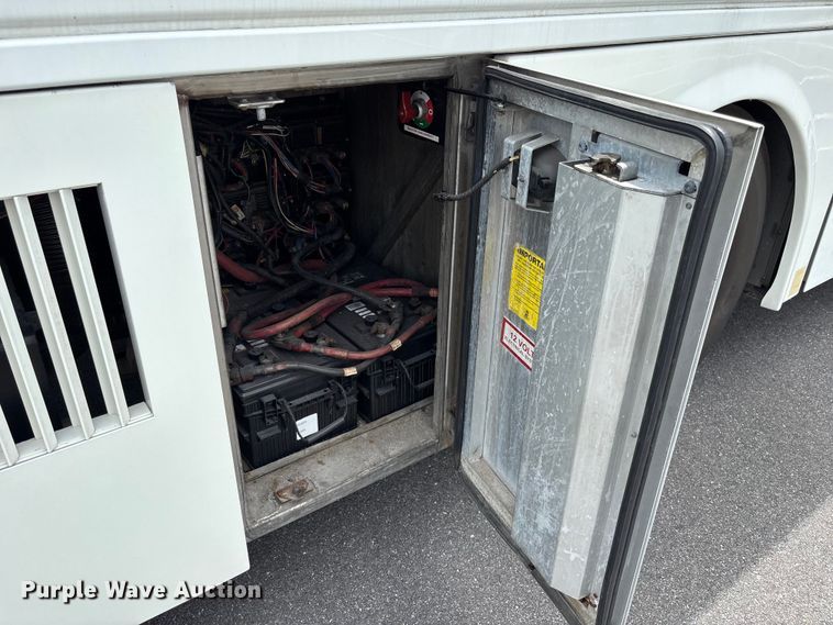 image for item DU6416 2009 Freightliner XB transit bus