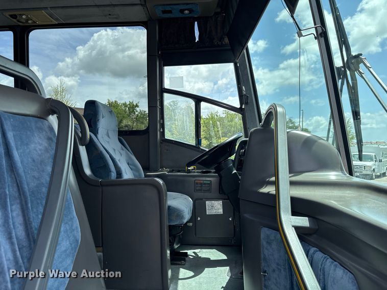 image for item DU6416 2009 Freightliner XB transit bus