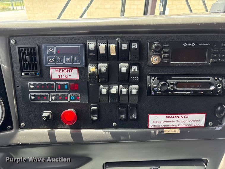 image for item DU6416 2009 Freightliner XB transit bus