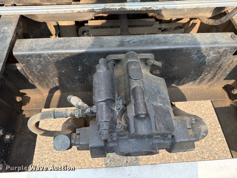image for item DV8522 1996 Ford LT9000 water truck