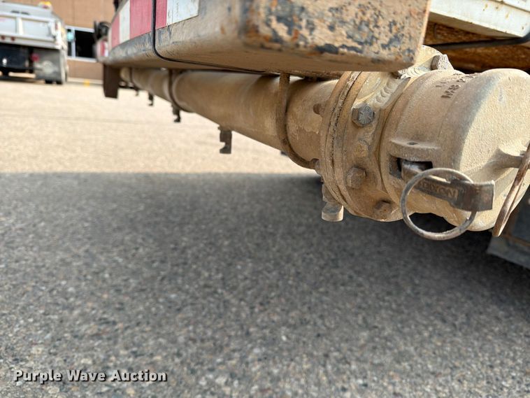 image for item DV8522 1996 Ford LT9000 water truck