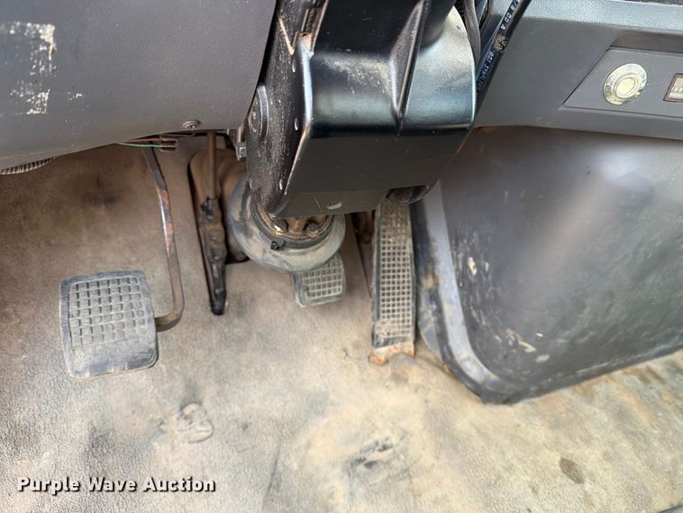 image for item DV8522 1996 Ford LT9000 water truck