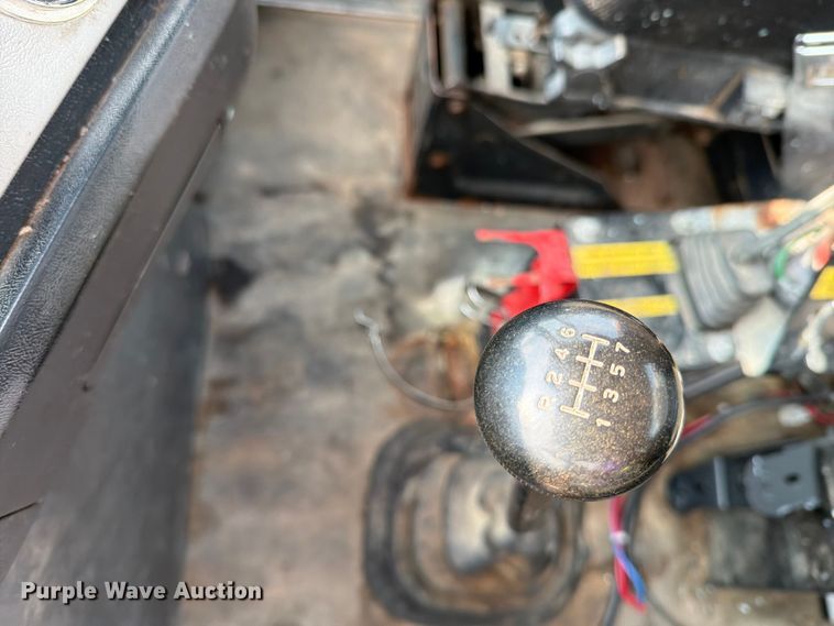 image for item DV8522 1996 Ford LT9000 water truck