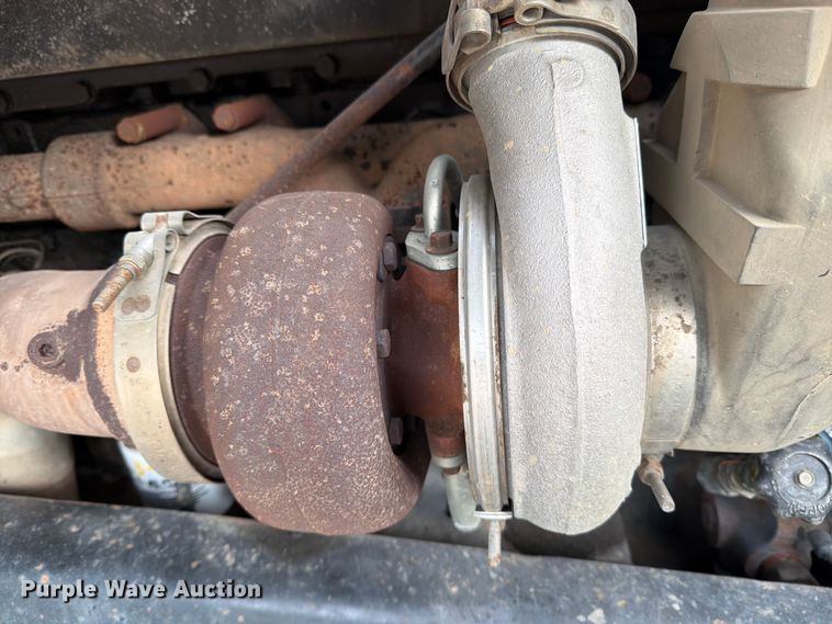image for item DV8522 1996 Ford LT9000 water truck