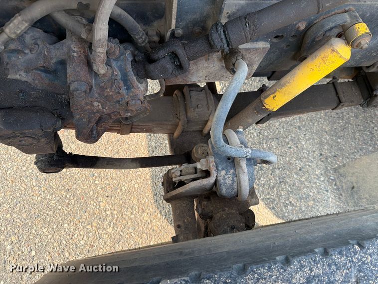 image for item DV8522 1996 Ford LT9000 water truck