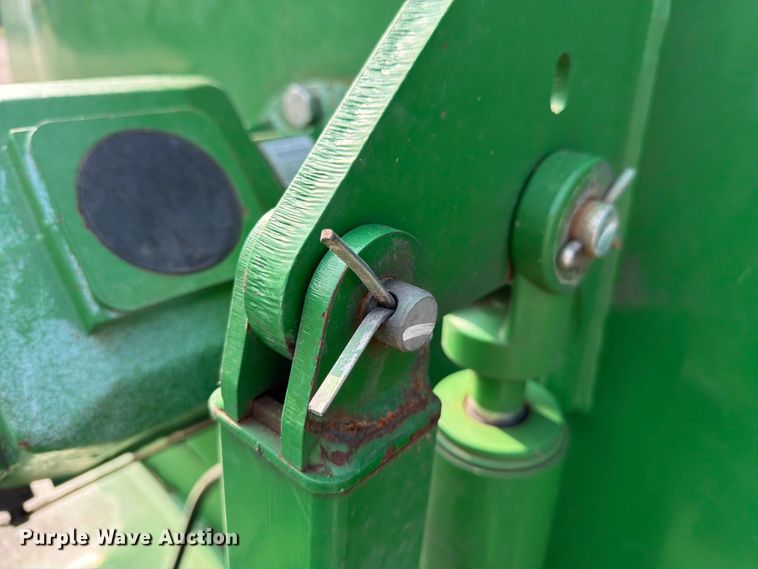 image for item DV8523 2019 John Deere M15 batwing rotary mower