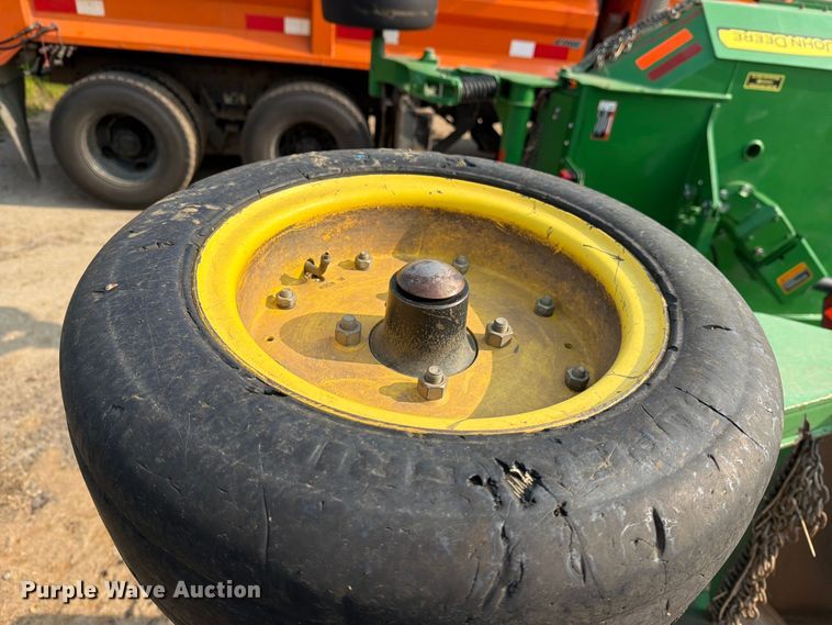 image for item DV8523 2019 John Deere M15 batwing rotary mower