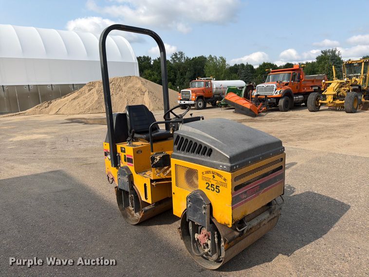 image for item DV8524 Stone WP3100R double drum vibratory roller