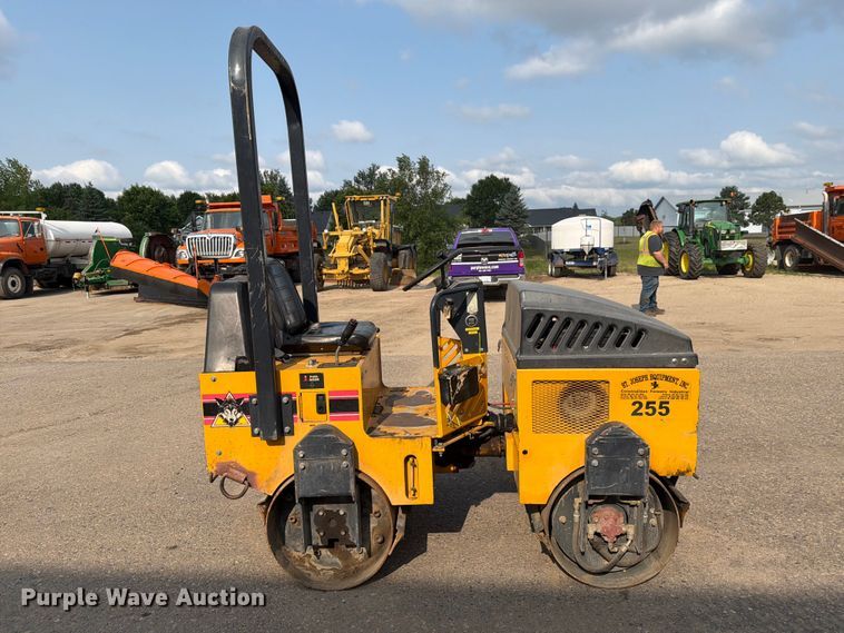 image for item DV8524 Stone WP3100R double drum vibratory roller