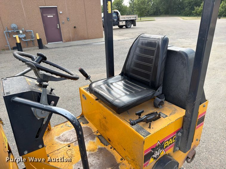 image for item DV8524 Stone WP3100R double drum vibratory roller