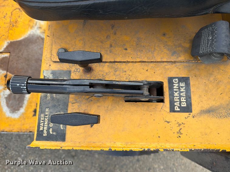 image for item DV8524 Stone WP3100R double drum vibratory roller