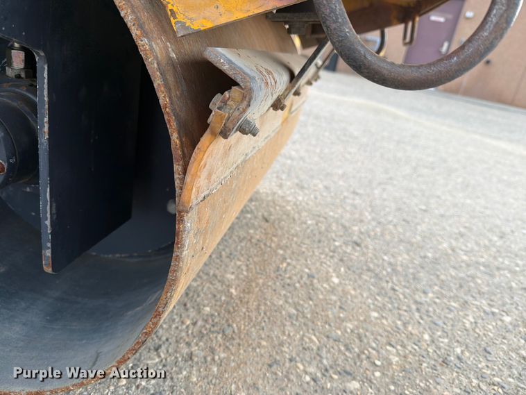 image for item DV8524 Stone WP3100R double drum vibratory roller