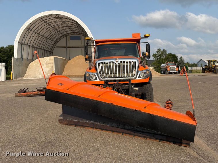 image for item DV8525 2013 International Workstar 7600 dump truck