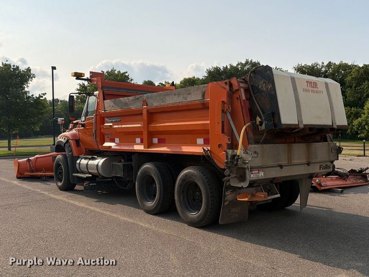 image for item DV8525 2013 International Workstar 7600 dump truck