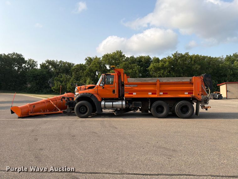 image for item DV8525 2013 International Workstar 7600 dump truck