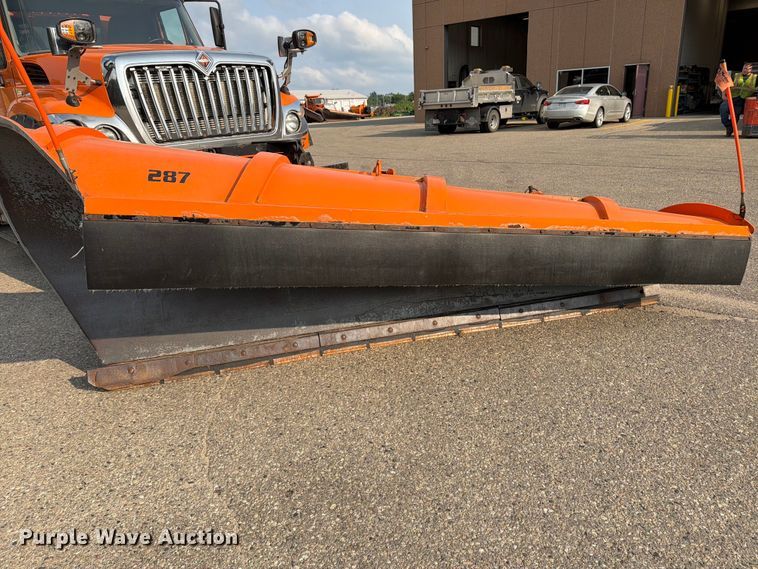 image for item DV8525 2013 International Workstar 7600 dump truck