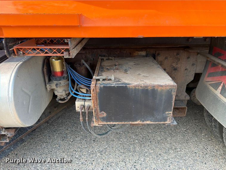 image for item DV8525 2013 International Workstar 7600 dump truck