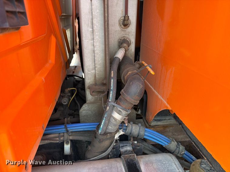 image for item DV8525 2013 International Workstar 7600 dump truck