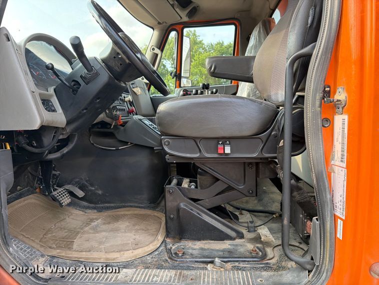 image for item DV8525 2013 International Workstar 7600 dump truck