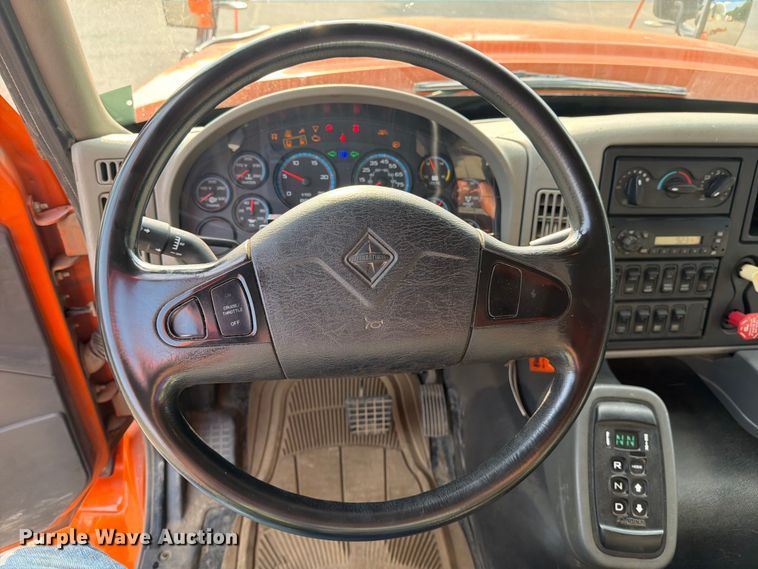 image for item DV8525 2013 International Workstar 7600 dump truck